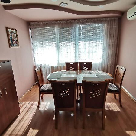 Central Apartment Targovishte Exterior photo