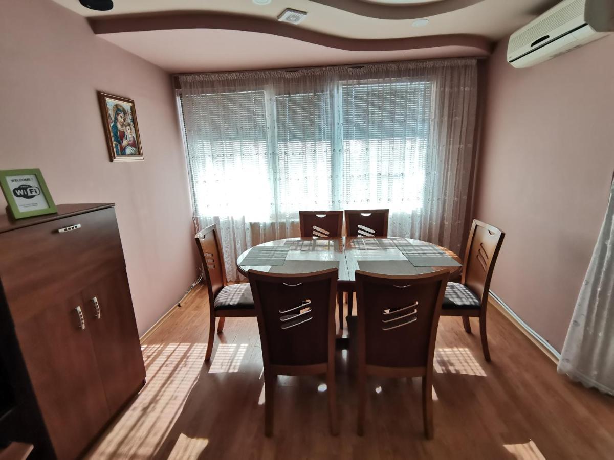 Central Apartment Targovishte Exterior photo
